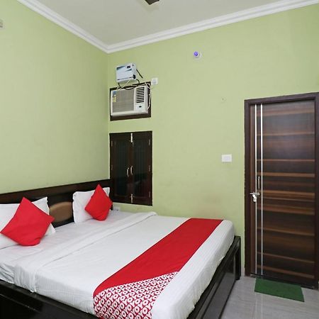 Capital O 11480 Hotel Blue Star Benares Buitenkant foto